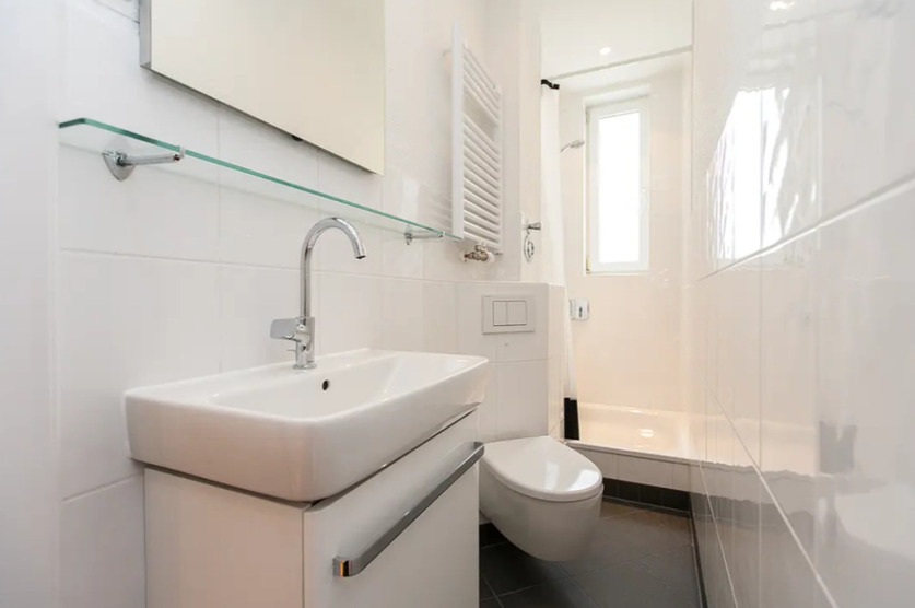 2-Zimmer TOP MODERNISIERT und MÖBLIERT mit Balkon