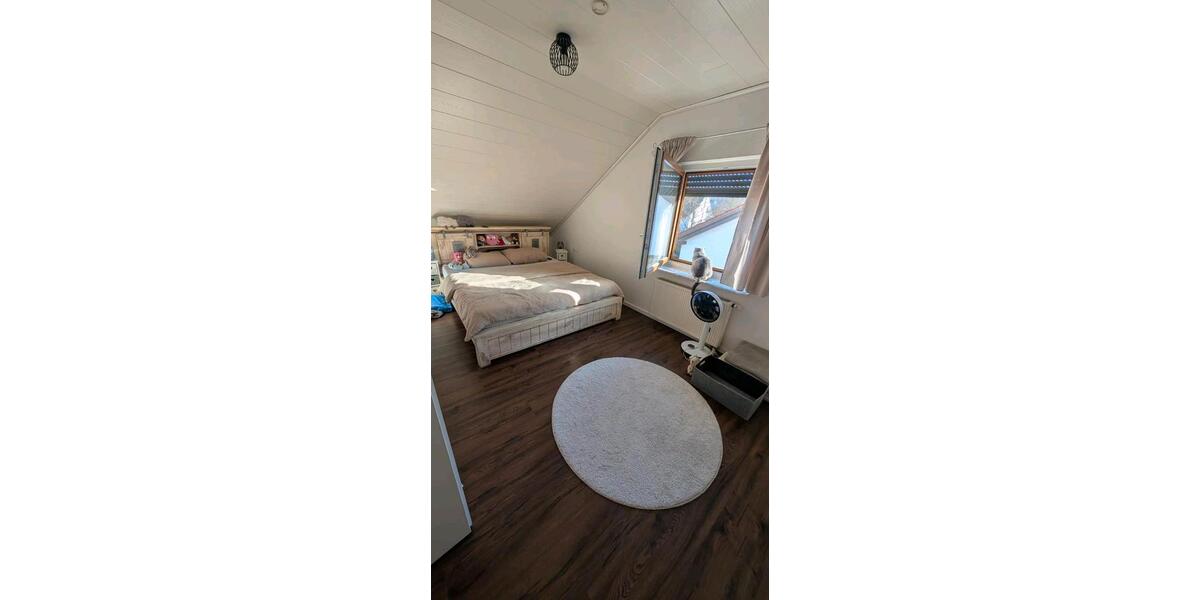 Dachgeschoßwohnung Neckarsulm - 5 Zimmer, 130 m&sup2;, 435.000&euro; | Angebot:25368890