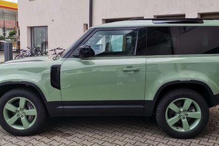 Land Rover Defender 3.800 km 89.500 € Rosenheim 83024