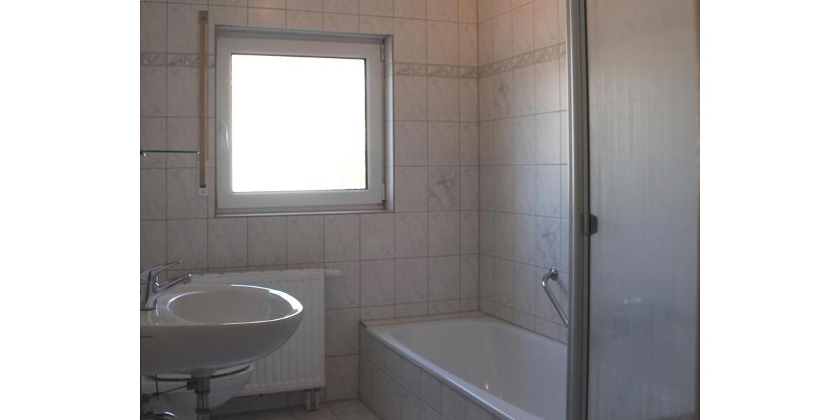 Erdgeschoßwohnung Sulzfeld - 3 Zimmer, 71 m&sup2;, 780&euro; | Angebot:26563798