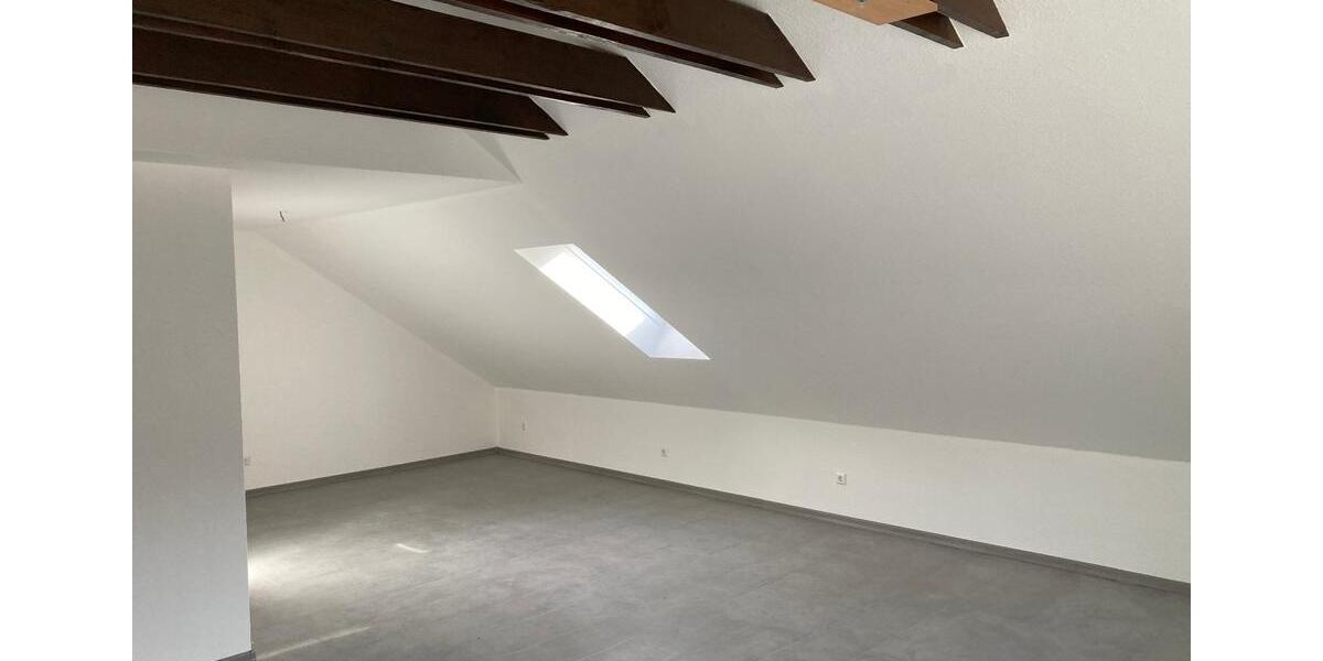 Dachgeschoßwohnung Tauberbischofsheim - 1 Zimmer, 74 m&sup2;, 680&euro; | Angebot:26393594