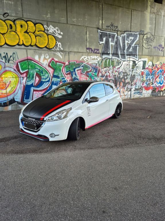 Peugeot 208 172.000 km 6.499 € Lottorf 24878
