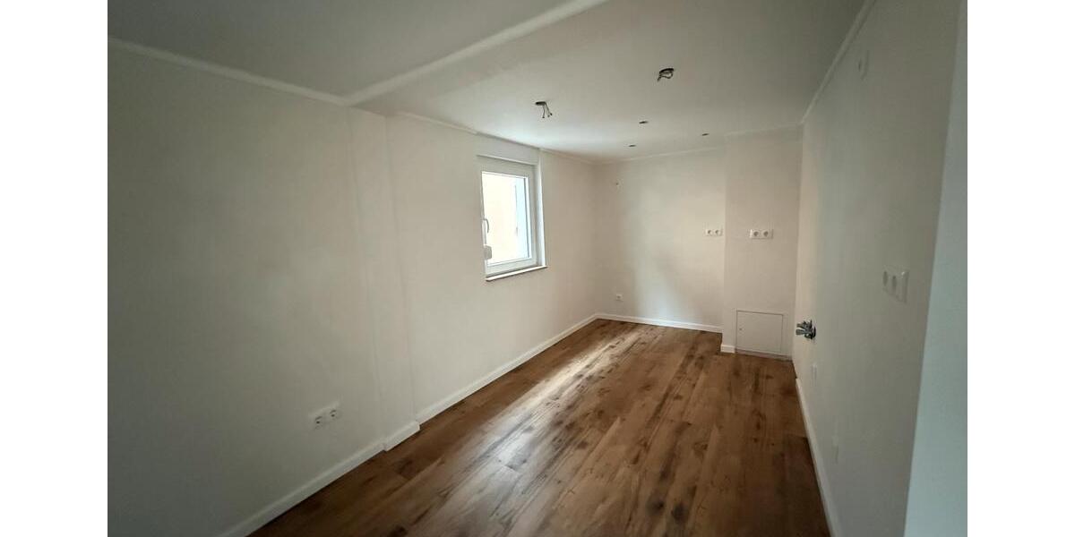 Kernsaniertes Einfamilienhaus zur Miete in Großen-Buseck 4.5 zimmer