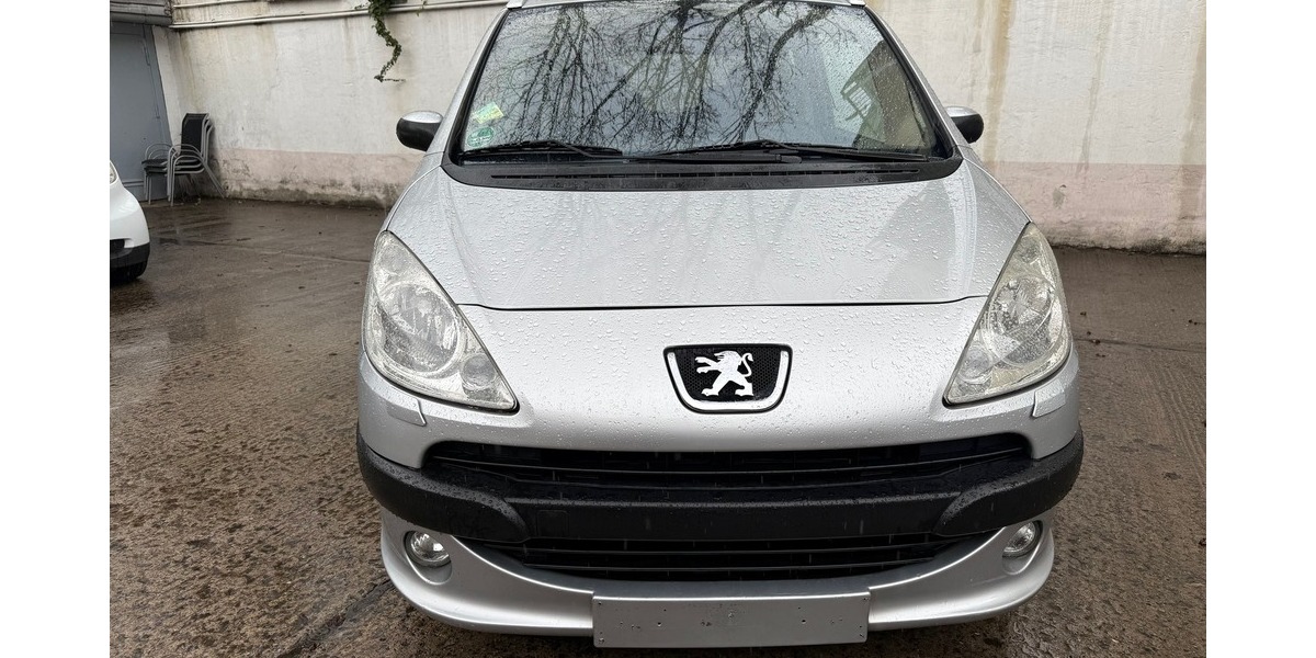 Peugeot 1007 Premium Automatik Sitzheizung Klimaautom. 155.000 km 1.900 &euro; Berlin 10247