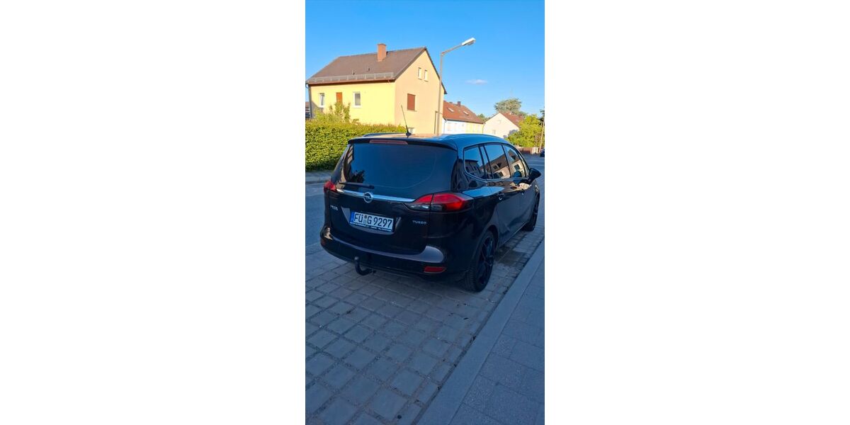 Opel Zafira 99.000 km 7.800 &euro; Stein 90547