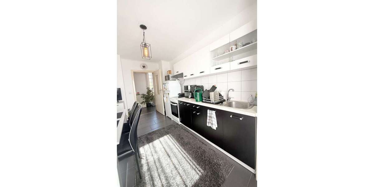 Bezugsfreie 2 ZKB mit Balkon in verkehrsgünstiger Lage Großteils modernisiert Fernwärme Heizung 2 zimmer