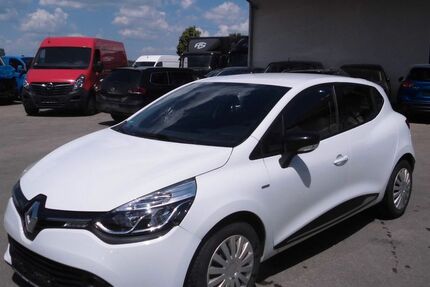 Renault Clio 221.620 km 3.650 &euro; Burgau 89331