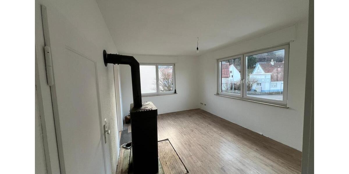 Einfamilienhaus Albstadt Gemarkung Onstmettingen - 6 Zimmer, 200 m&sup2;, 255.000&euro; | Angebot:26790882
