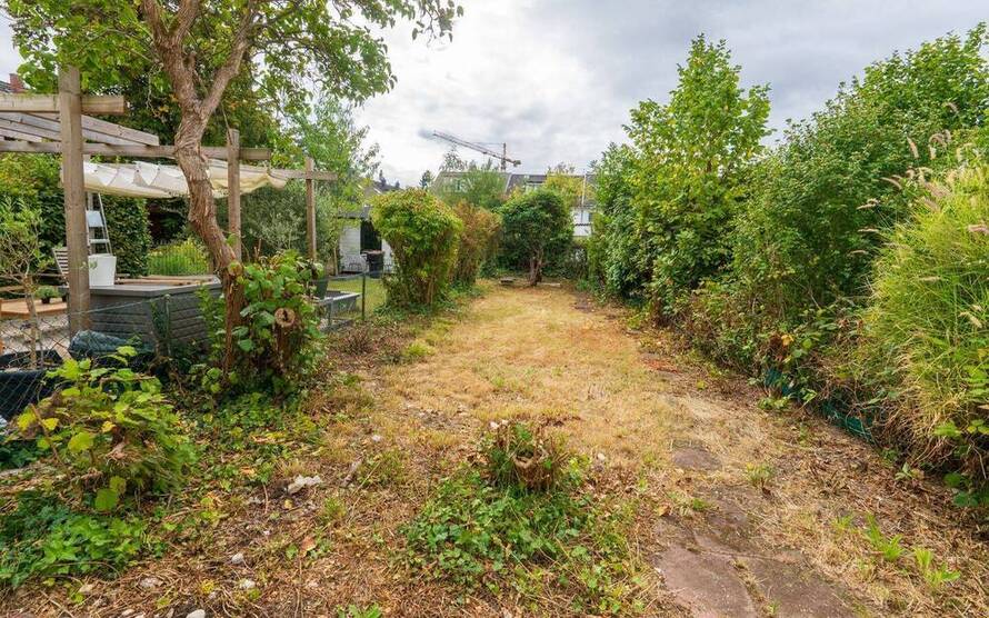 Harmonisches Wohnen: Gepflegtes Reihenmittelhaus mit komfortablen Garten in ruhiger Lage