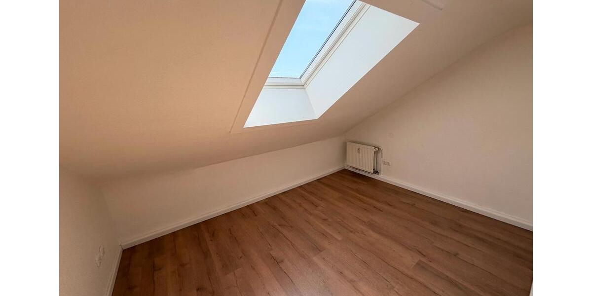 Dachgeschoßwohnung Bottrop - 3 Zimmer, 60 m&sup2;, 600&euro; | Angebot:26367454