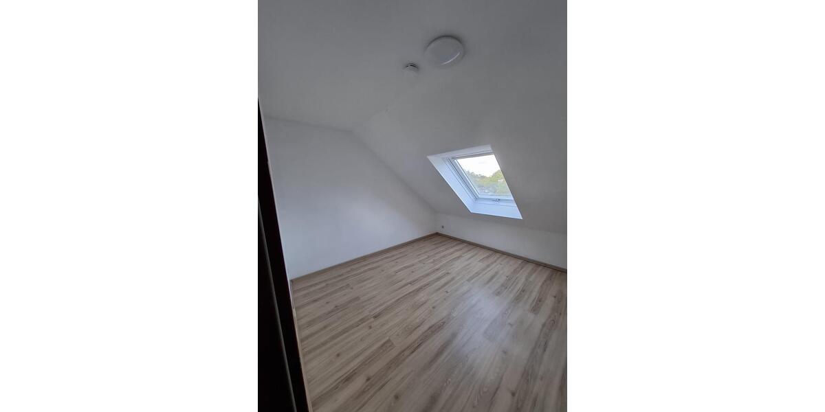 Dachgeschoßwohnung Gifhorn - 4.5 Zimmer, 90 m&sup2;, 810&euro; | Angebot:26638181