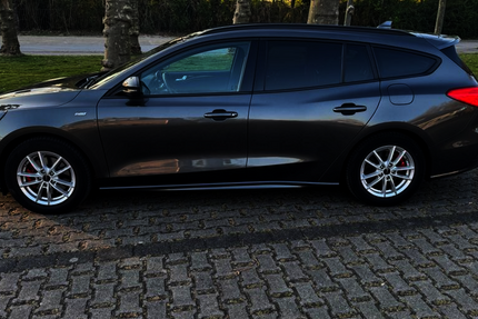 Ford Focus 63.000 km 17.500 &euro; Oberhausen 46119
