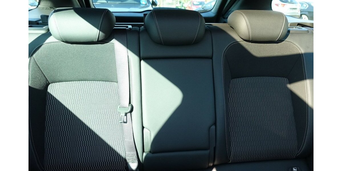 Opel Insignia Elegance Navi PDC Kamera Memory LED eGHSD 96.200 km 19.950 &euro; Neumarkt/OPf 92318