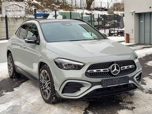 Mercedes-Benz GLA 200 3.900 km 41.800 &euro; Berlin 10787