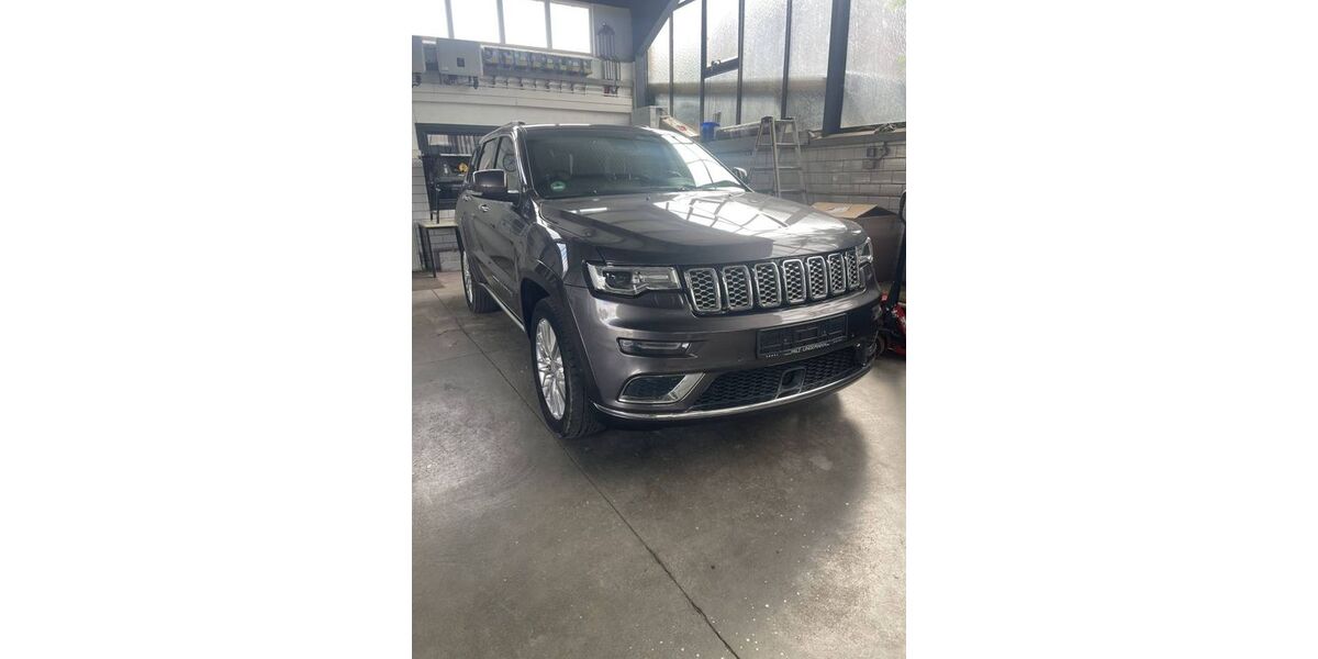 Jeep Grand Cherokee 139.502 km 26.890 &euro; Jülich 52428