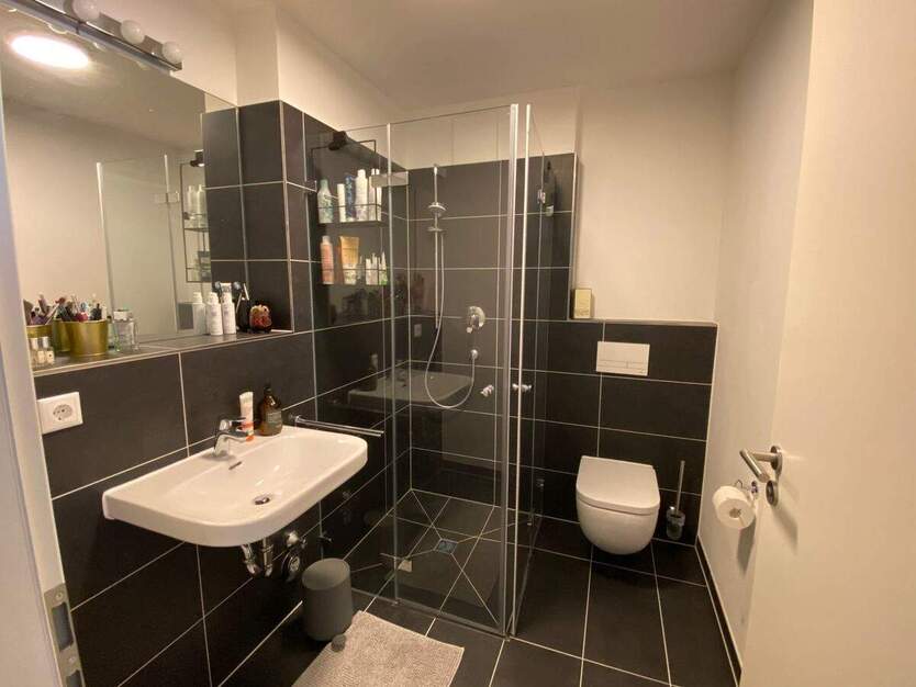 Moderne 2-Zimmer-Wohnung mit Einbauküche und großem Balkon! 2 zimmer