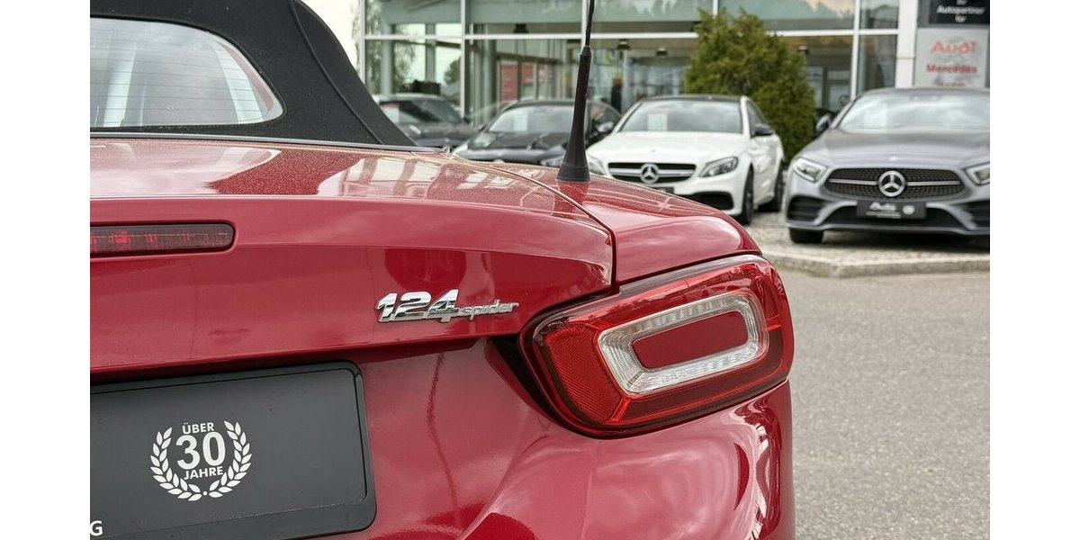 Fiat 124 Spider 1.4 LUSSO/BOSE/SITZHEIZUNG/PARKSENSOR 48.037 km 18.900 &euro; Villingen-Schwenningen 78054
