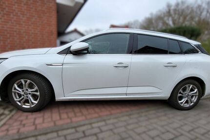 Renault Megane E-TECH 61.800 km 16.500 &euro; Hude 27798