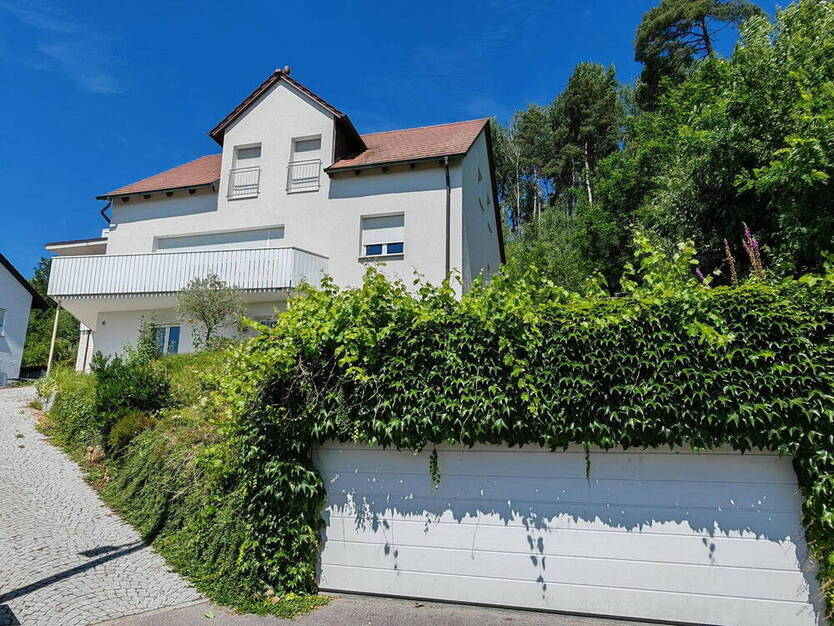Geräumige 3 Zimmer Wohnung mit Aussicht am Ettmannsdorfer Berg