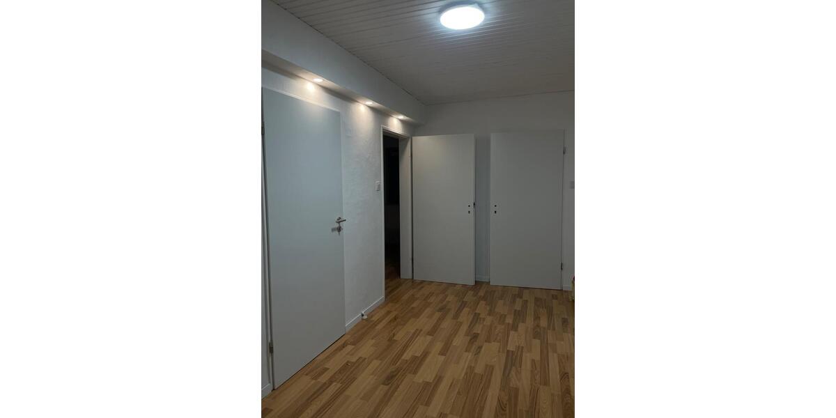 Dachgeschoßwohnung Bremerhaven Geestemünde - 3.5 Zimmer, 77 m&sup2;, 650&euro; | Angebot:26398586