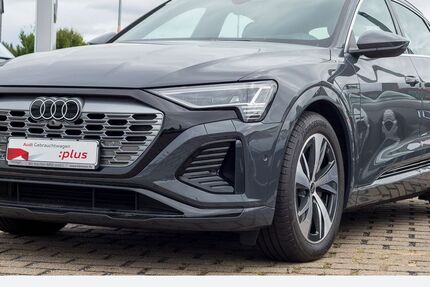 Audi Q8 e-tron 6.350 km 57.990 € Oberhausen 46047