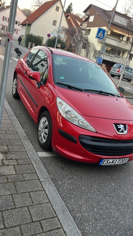 Peugeot 207 180.000 km 2.100 € Esslingen am Neckar 73730