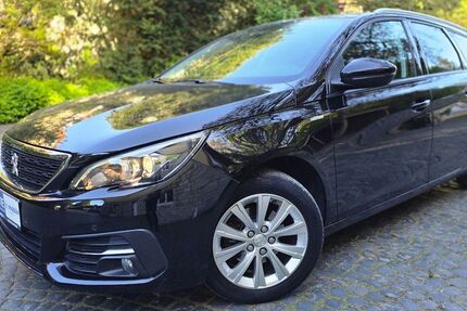 Peugeot 308 42.450 km 12.990 &euro; Borgholzhausen 33829