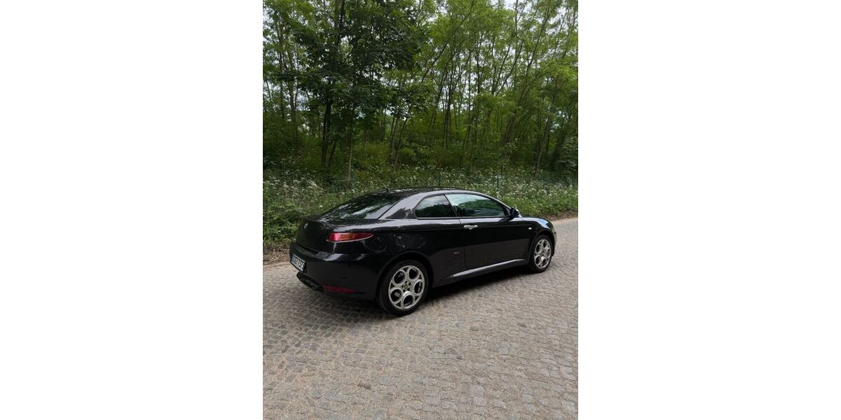 Alfa Romeo GT 134.000 km 2.999 &euro; Dresden 01099