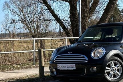 Mini ONE 144.318 km 3.699 &euro; Nassenheide 16775