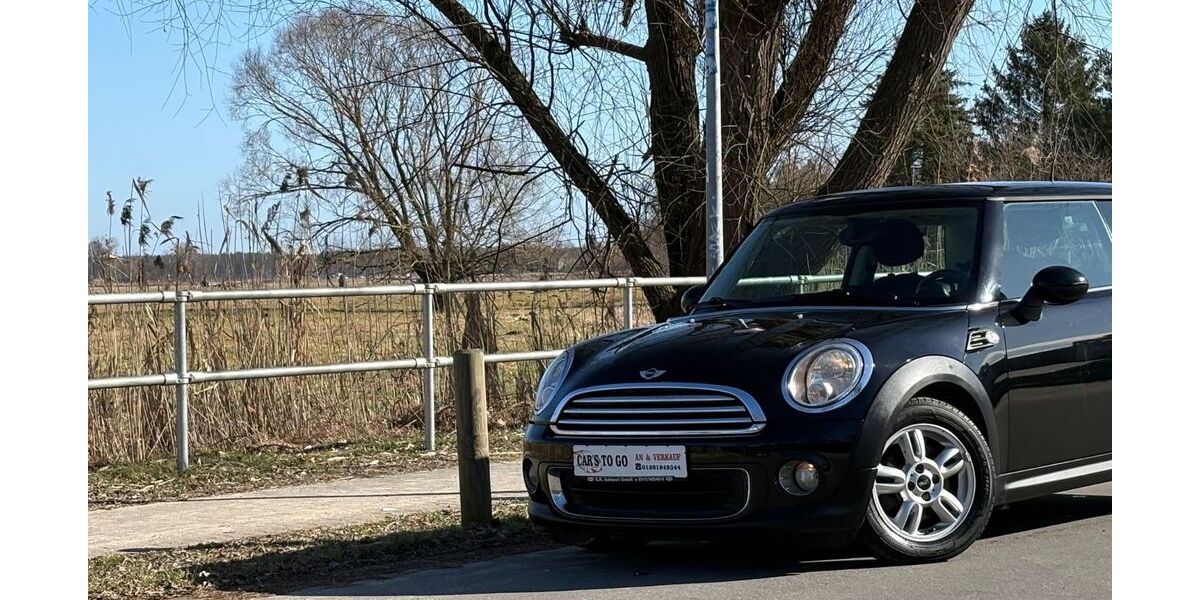 Mini ONE 144.318 km 3.699 &euro; Nassenheide 16775