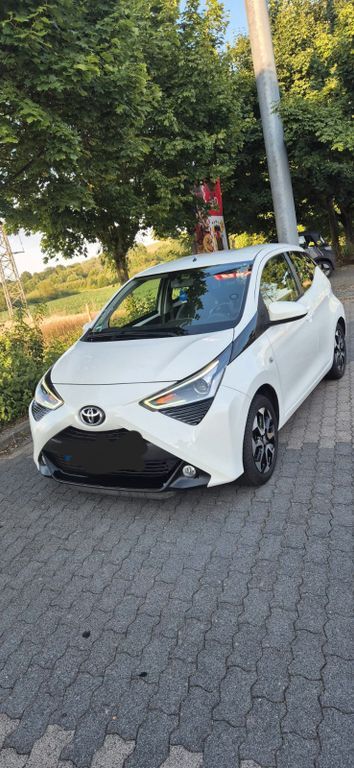 Aygo (X)