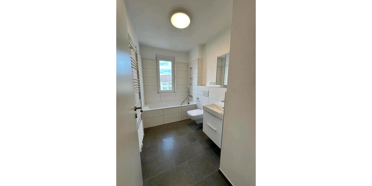 2, 5 - Zimmerwohnung kernsaniert zu verkaufen 2.5 zimmer