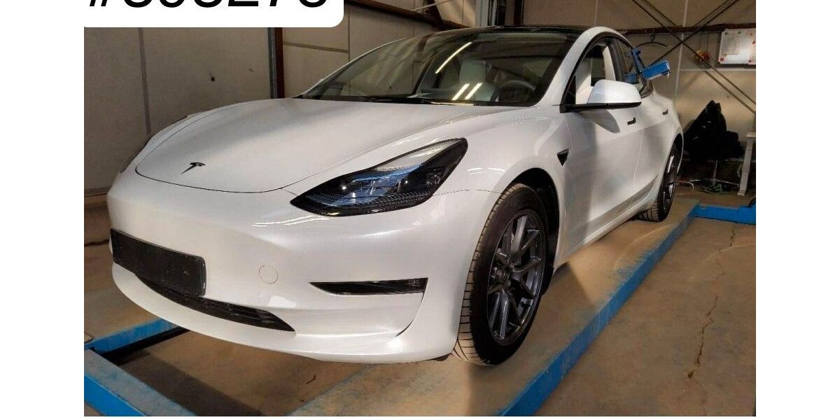 Tesla Model 3 53.122 km 30.450 &euro; Steinbach-Hallenberg OT Herges-Hallenberg 98587
