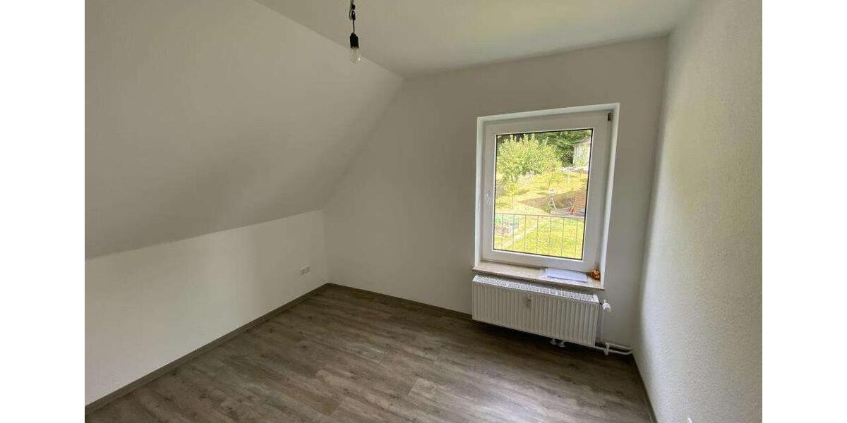 Dachgeschoßwohnung Altena - 3 Zimmer, 54 m&sup2;, 220&euro; | Angebot:26250240