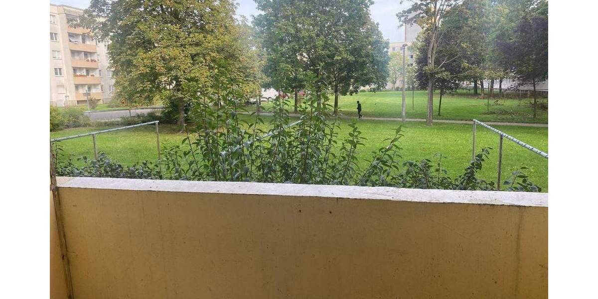 Zimmer Halle (Saale) Nördliche Neustadt - 3 Zimmer, 57 m&sup2;, 345&euro; | Angebot:25909343