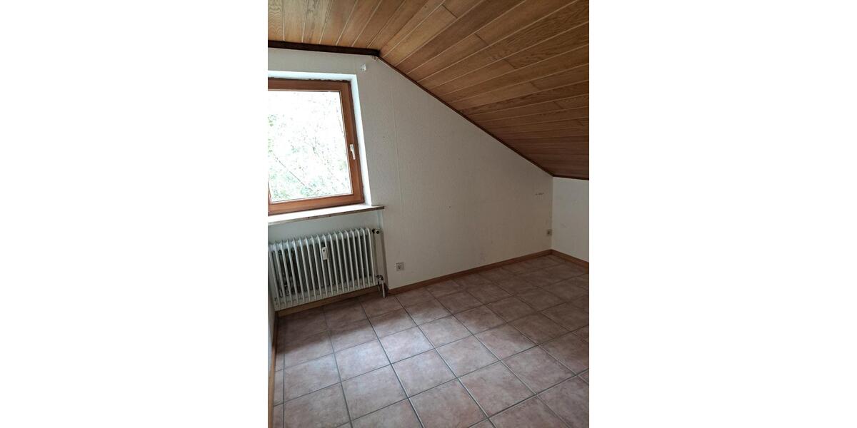 Dachgeschoßwohnung Kulmbach Blaich - 2.5 Zimmer, 75 m&sup2;, 139.000&euro; | Angebot:26977851