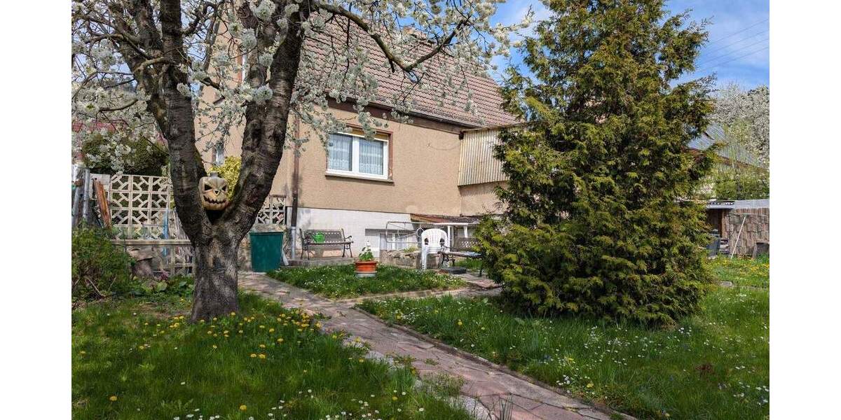 familienfreundliches Einfamilienhaus mit Garten in Altlobeda 8 zimmer