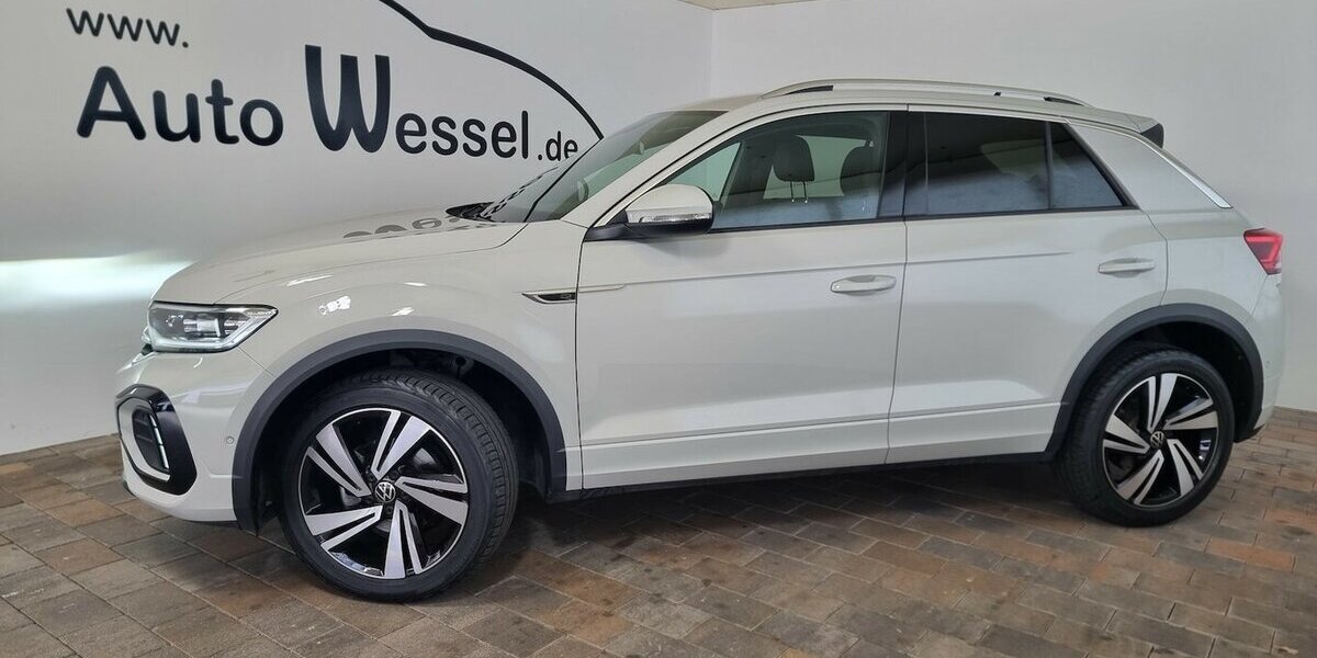 VW T-Roc R-Line 2025 LED-Matrix IQ Kamera VIC DSG 28.600 km 27.900 &euro; Garrel 49681