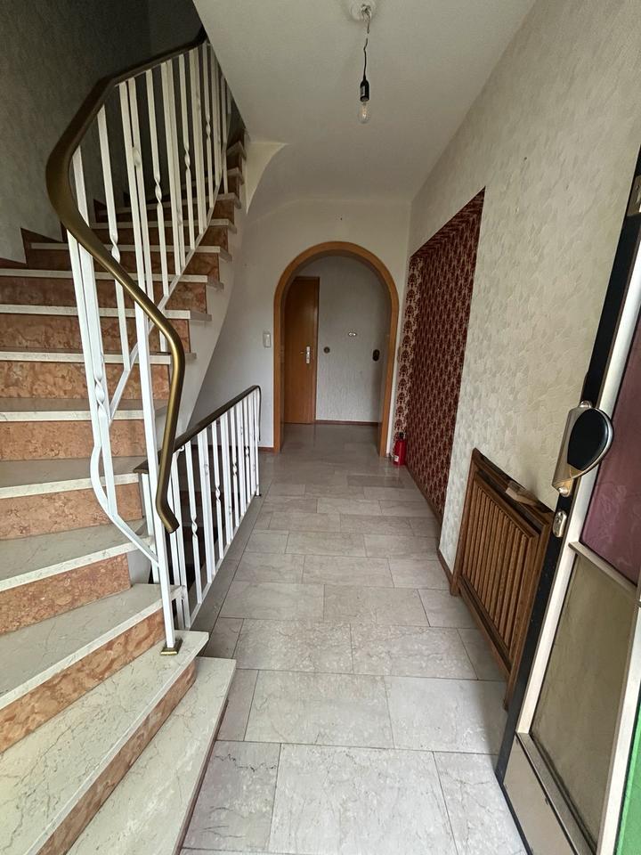 Großzügige Doppelhaushälfte mit Garten, Garage & Ausbaupotenzial