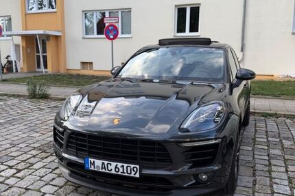 Porsche Macan 121.000 km 35.499 &euro; München 81249