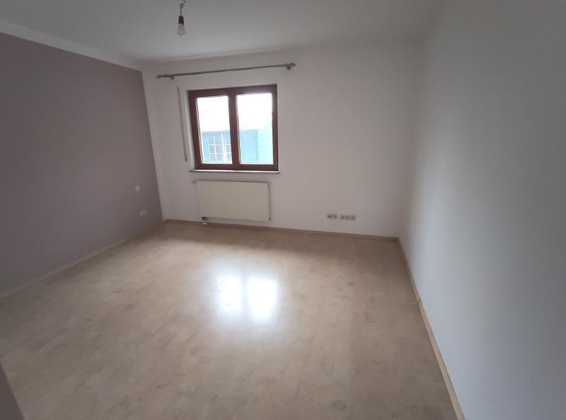 4 Zi. Wohnung im EG mit Garten und Terrasse 4 zimmer