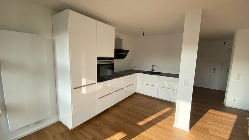 Stilvolle 2,5 Zimmer Whg, Balkon, EBK, Hobbyraum, Fellbach 2. OG zimmer