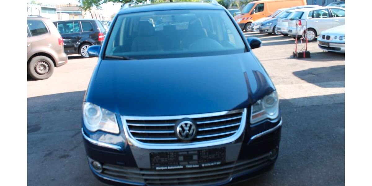 VW Touran 215.453 km 3.799 &euro; Aalen 73433