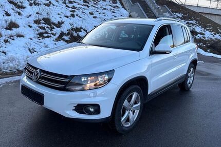 VW Tiguan 162.000 km 11.900 &euro; Essingen­­­ 73457