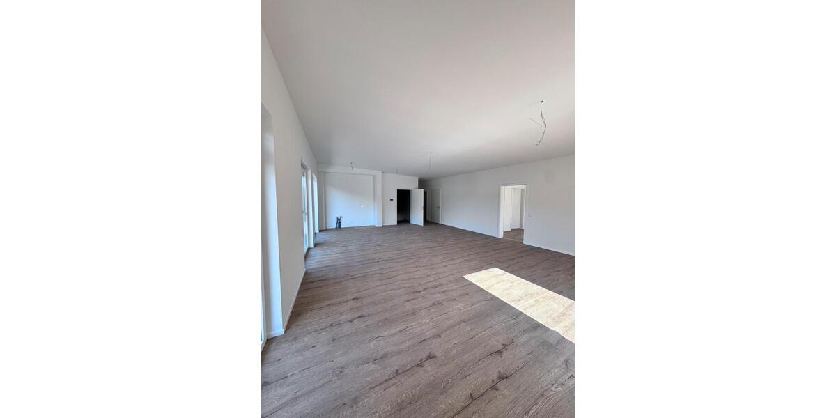 Einfamilienhaus Gummersbach - 3.5 Zimmer, 146 m&sup2;, 1.900&euro; | Angebot:25363993
