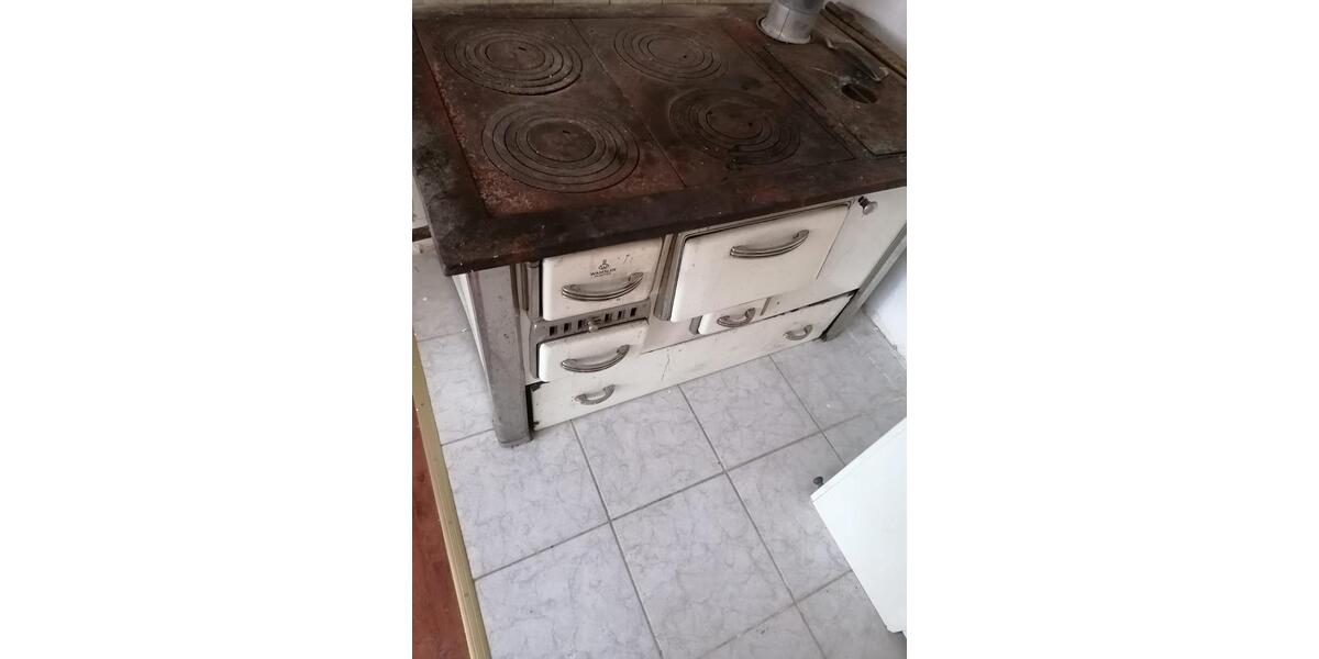 Haus, Scheune, Grillplatz, Hof, Stellplätze ,Garage 5 zimmer