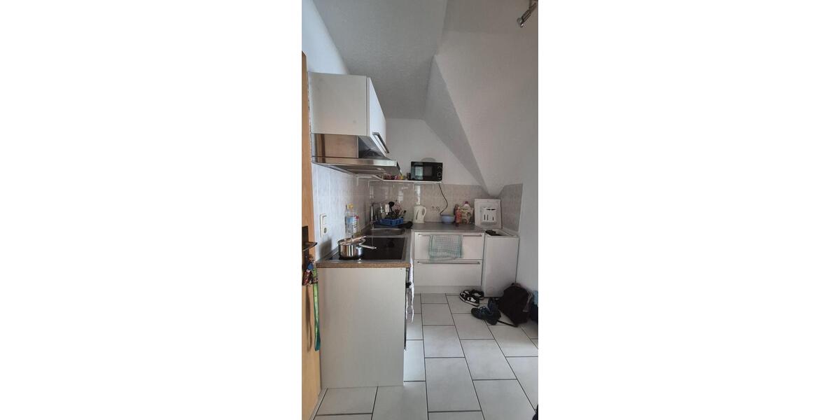 Dachgeschoßwohnung Schönebeck (Elbe) - 1 Zimmer, 28 m&sup2;, 180&euro; | Angebot:25023251