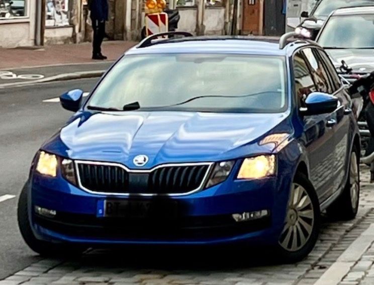 Skoda Octavia 145.000 km 11.999 &euro; Hollfeld 96142