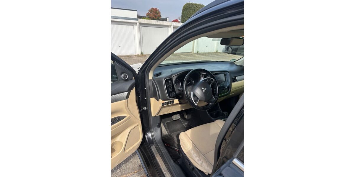 Mitsubishi Outlander 230.510 km 8.500 &euro; offenburg 77656