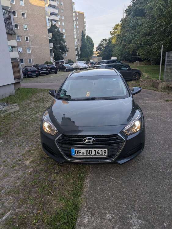 Hyundai i40 156.000 km 10.800 € Kaiserlei (Offenbach am Main) 63067